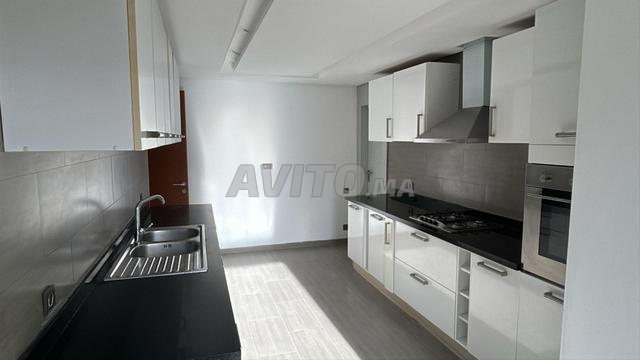 عين الدياب شقة مطلة على البحر الطابق الأخير - 2