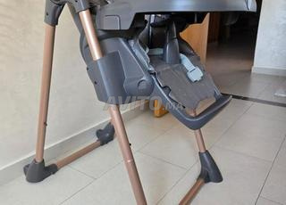 كرسي مرتفع مصنوع في إيطاليا ومريح