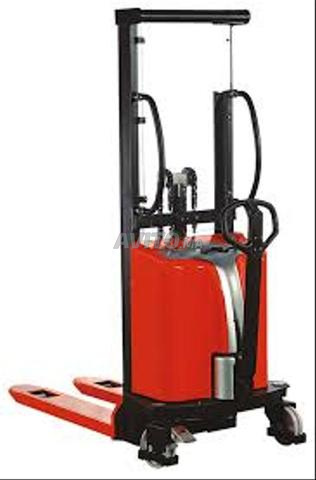 Gerbeur semi-électrique