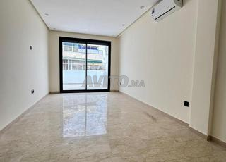 استوديو جديد للإيجار في فال فلوري