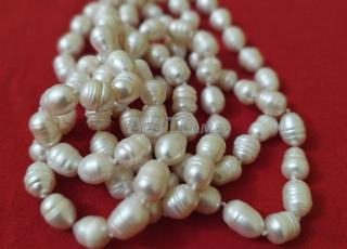 Collier ancien en perles naturelles libres