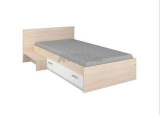 سرير كيتييا بحالة جيدة