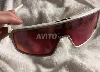 Lunettes de soleil Oakley SUTRO OO9406-0637