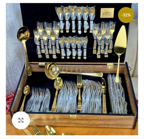 حقيبة أدوات مائدة ملكية من الفولاذ المقاوم للصدأ 18/10