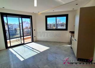 بالمييه: استوديو جميل وجديد مع شرفة للبيع