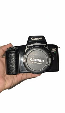 Canon EOS 1000F N وعدستان Canon EF