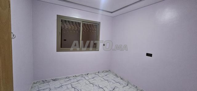 شقة للإيجار في الطابق الثاني في حي السنابر بالقرب من إريس