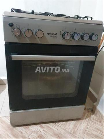 طباخة إيتيمات 4 شعلات مع فرن حالة جيدة