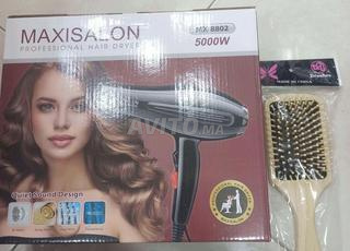 مجفف شعر مع فرشاة