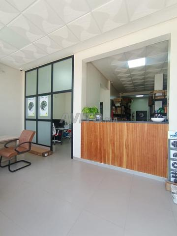 Local commercial à vendre d'une superficie de 480 m²