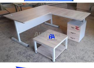 bureau/chaise/marguerite/table de réunion/clapet