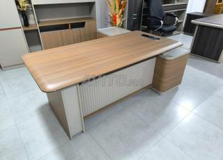 مكتب عمل بجودة عالية لأداء احترافي متميز