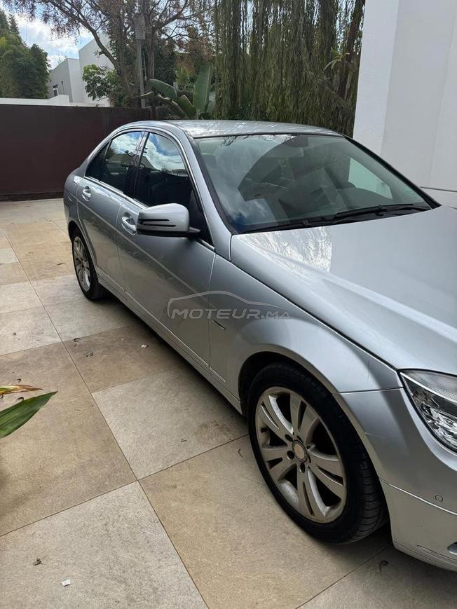 Mercedes C200 BVA premiere main