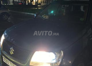 سيارة ممتازة جيجان 4 بالضو. البصمة سطاح الجلد