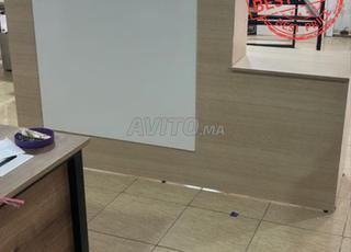 منضدة استقبال