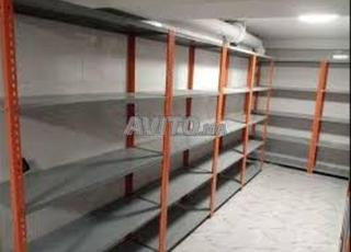 أرفف لتخزين البضائع