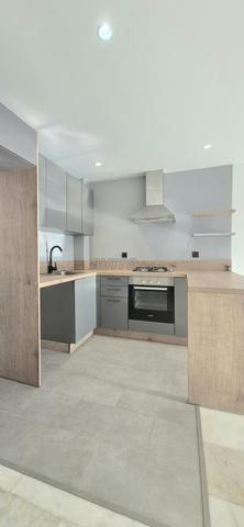 À louer studio vide 60m2 les Princesses