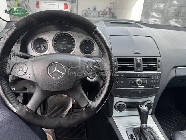 Mercedes C200 BVA premiere main
