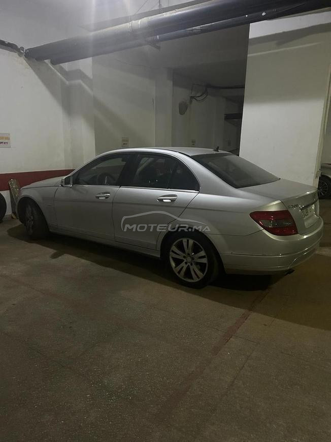Mercedes C200 BVA premiere main