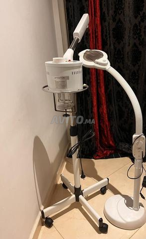 جهاز بخار للعناية بالوجه ومصباح