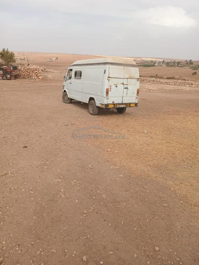 سيارة نوع ميرسيديس باقا مزيانا