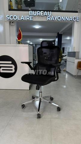 كراسي مريحة ومتينة