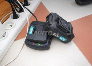 Batterie 20 volts avec chargeur marque vonroc