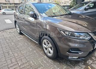 نيسان قاشقاي بحالة جيدة جدا