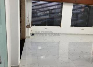 محل في حالة ممتازة في طريق عين الشقف