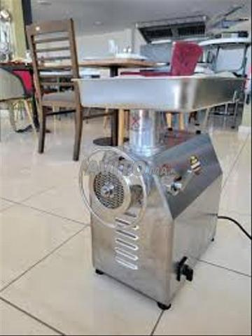 آلة طحن اللحوم