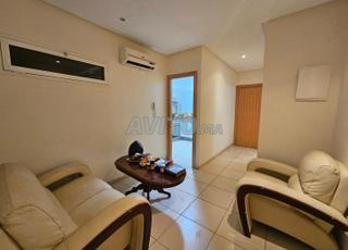 عين مزوار - شقة 3 غرف 85 متر مربع شبه مفروشة