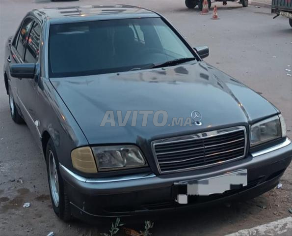 Mercedes-Benz 220 – Excellent état –