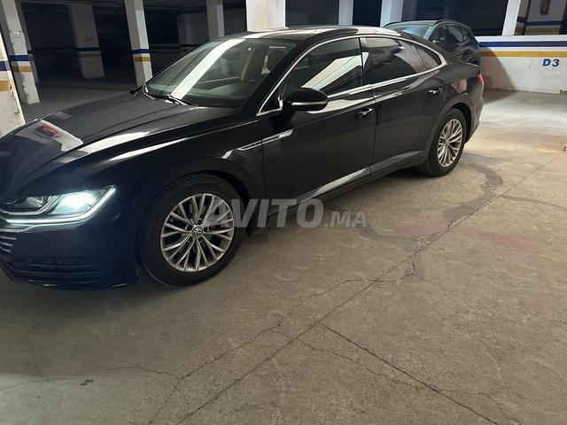 سيارة فولكس فاجن أرتيون جميلة