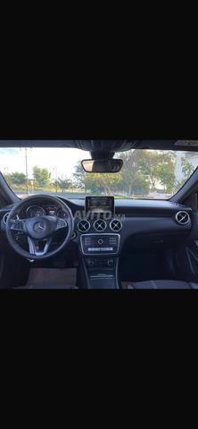 Mercedes-Benz 180 Diesel Automatique 2017 à Salé - 2