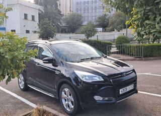 Ford Kuga traind plus 6 خيول للبيع