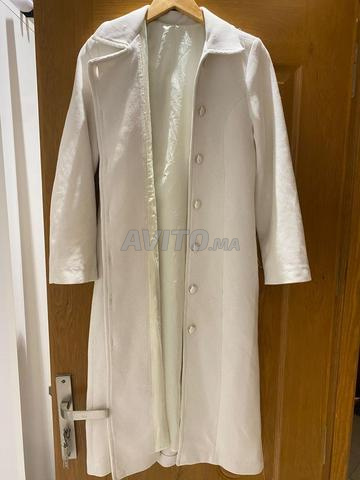 Manteau long couleur blanc cassé dans un bon état - 2
