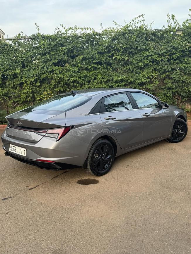 Elantra Hybrid  