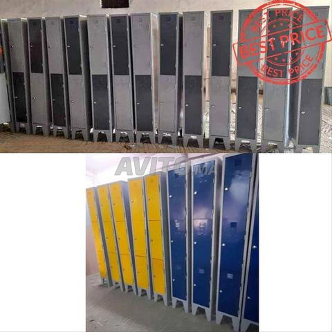 خزانة ملابس معدنية متوفرة