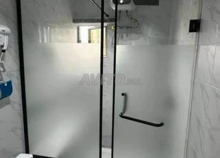 كابينة استحمام معاصرة