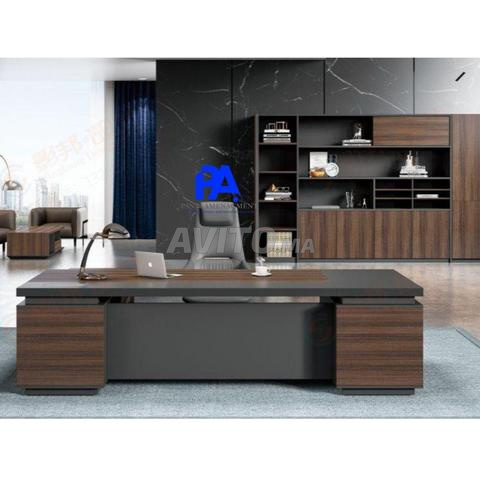 Bureau 2m40 avec vitrine et table basse RéF634