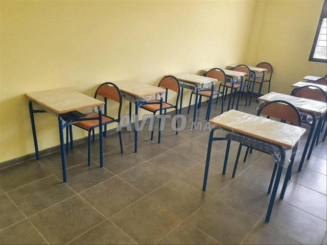 كراسي مدرسية فردية مريحة ومتينة للاستعمال اليومي.