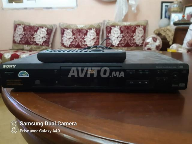 دي في دي سوني للأقراص المدمجة في حالة جيدة مع جهاز تحكم عن بعد