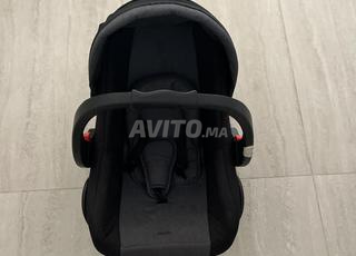مقعد سيارة للأطفال