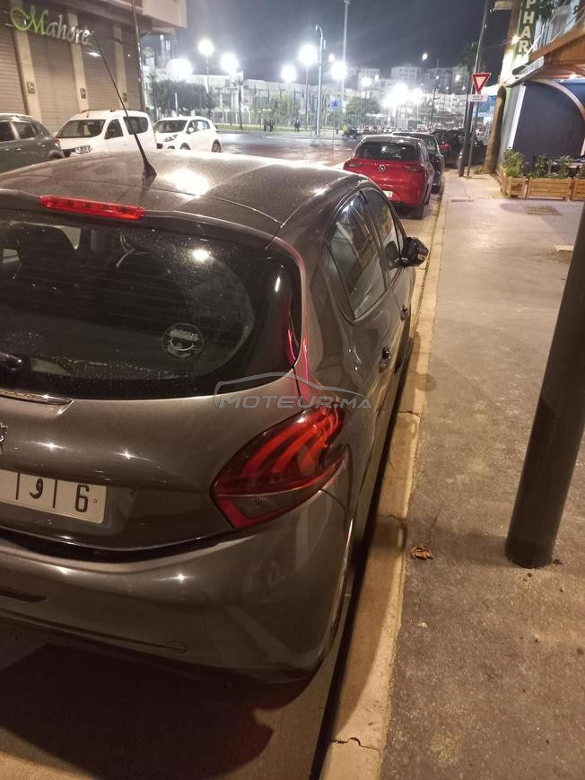 Peugeot 208 Diesel Manuelle 2019 à Rabat