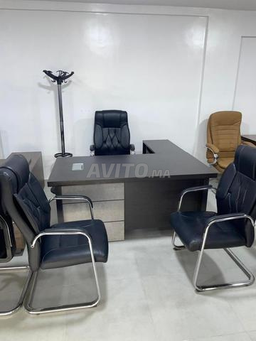 Bureaux administratifs conçus pour le confort des employés et l'augmentation de la productivité