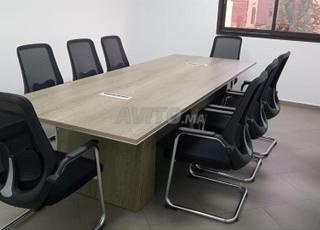 مكاتب عمل ومكاتب إدارة