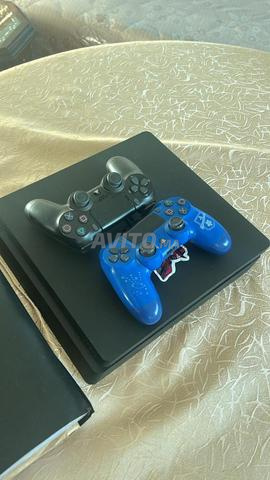 بلاي ستيشن 4 سليم بحالة جديدة مع الثمن قابل للنقاش