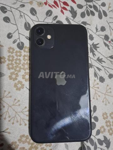 ايفون 11 مع غطاء
