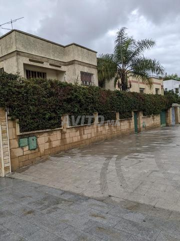 فيلا على شارع الحسن الثاني حي السلام القطاع 1.