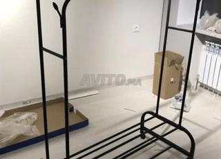 علاقة ملابس متوفرة بجودة عالية والأكثر طلباً